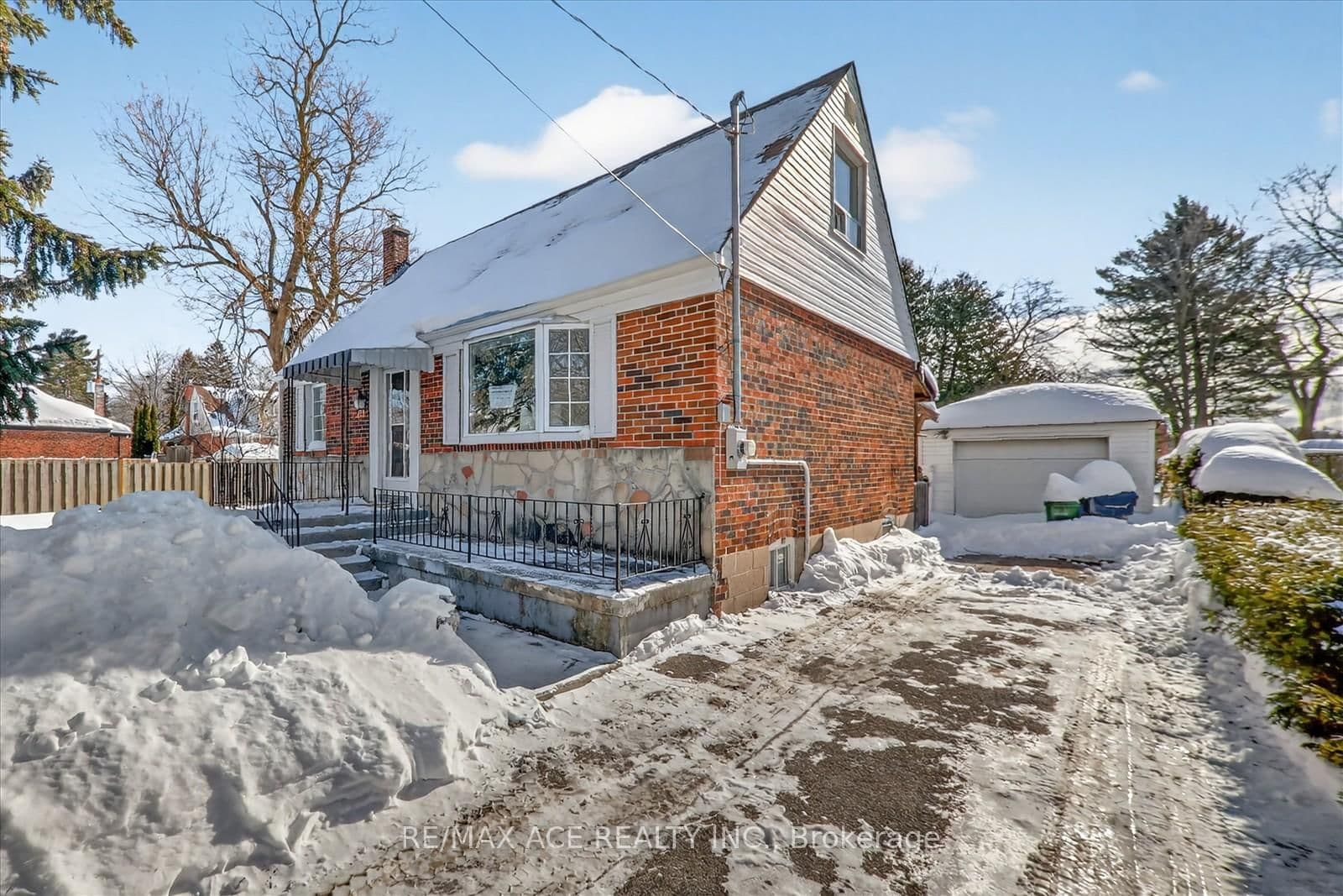 233 Oakridge Drive, Toronto, ON