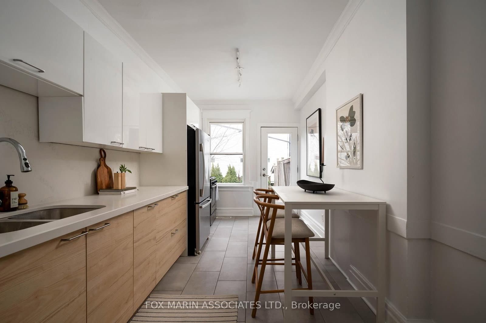 140 Jones Avenue, Toronto, ON — photo 2