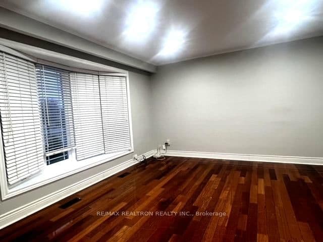 27 Safari Street, Toronto, ON — photo 3