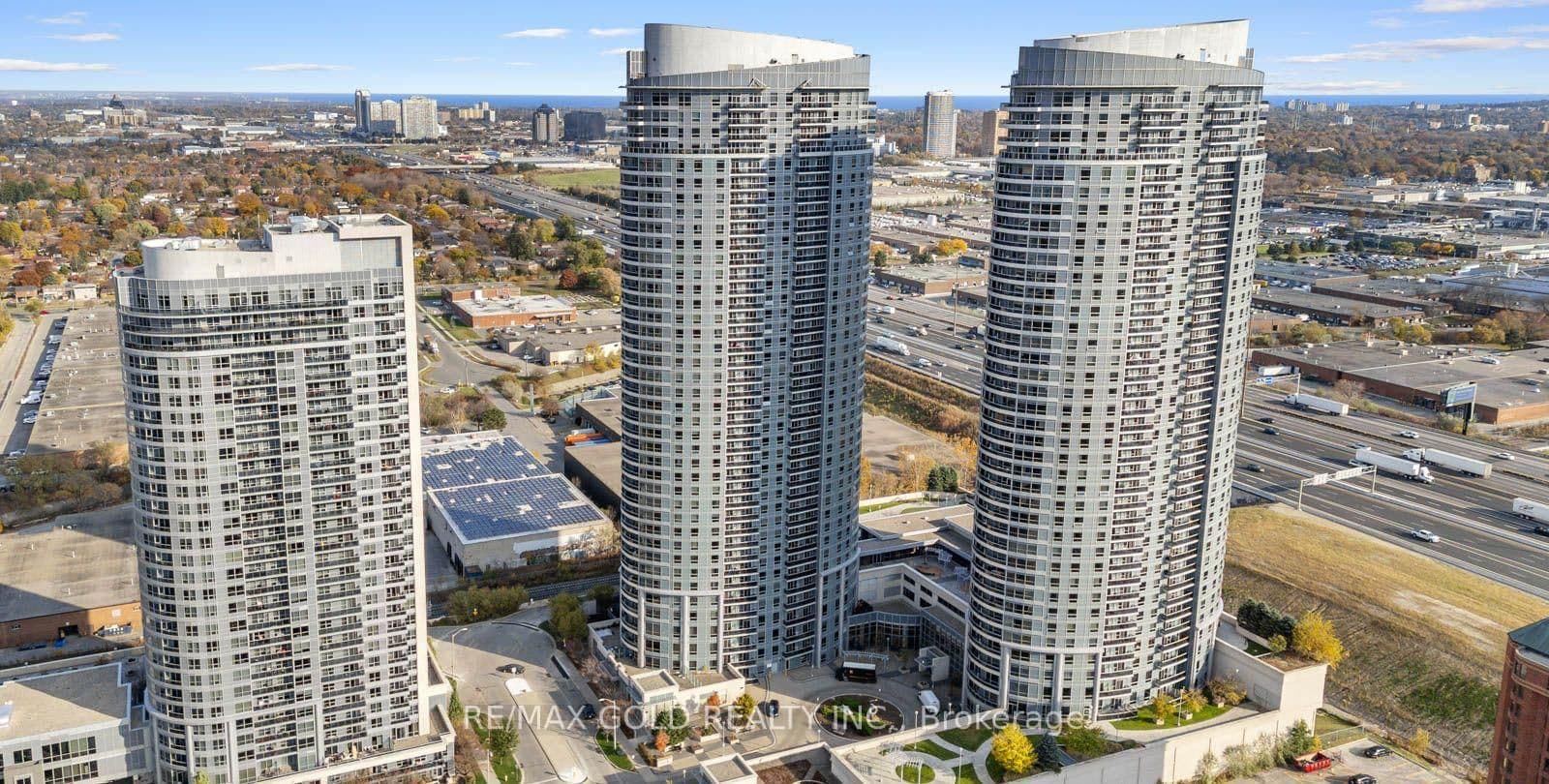 135 Village Green Square, Toronto, ON
