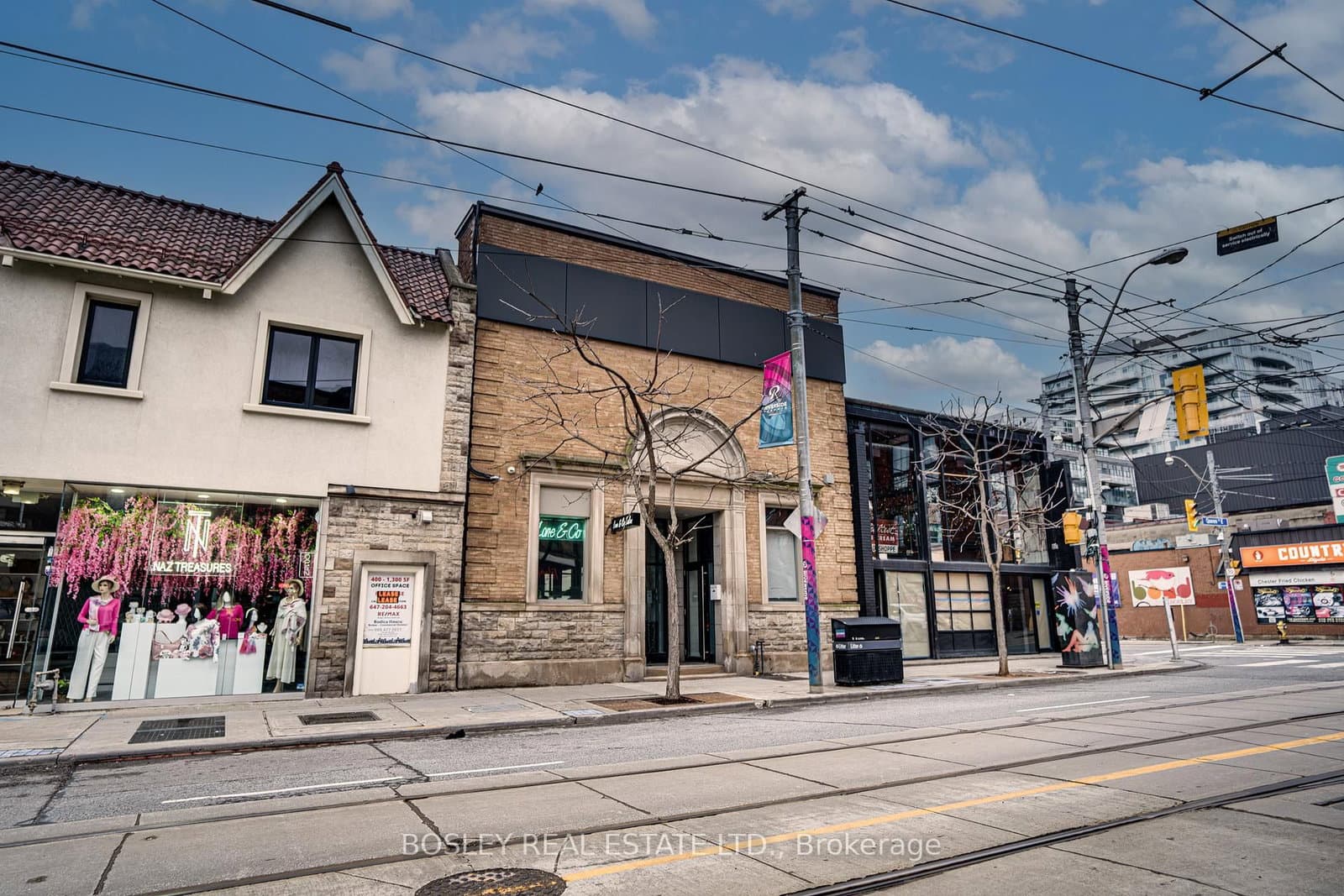 B - 711 Queen Street, Toronto, ON