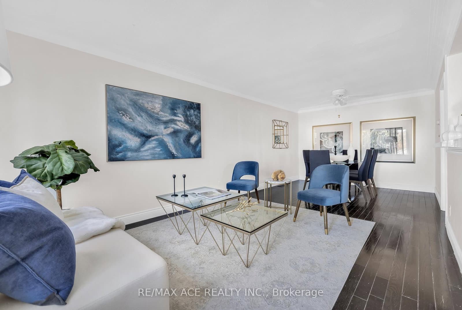 54 S Woodrow Boulevard, Toronto, ON — photo 2