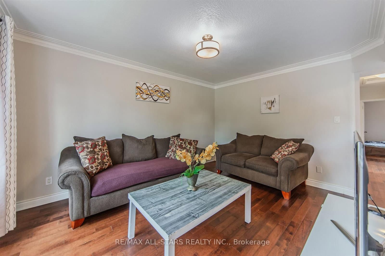 27 Martindale Road, Toronto, ON — photo 3
