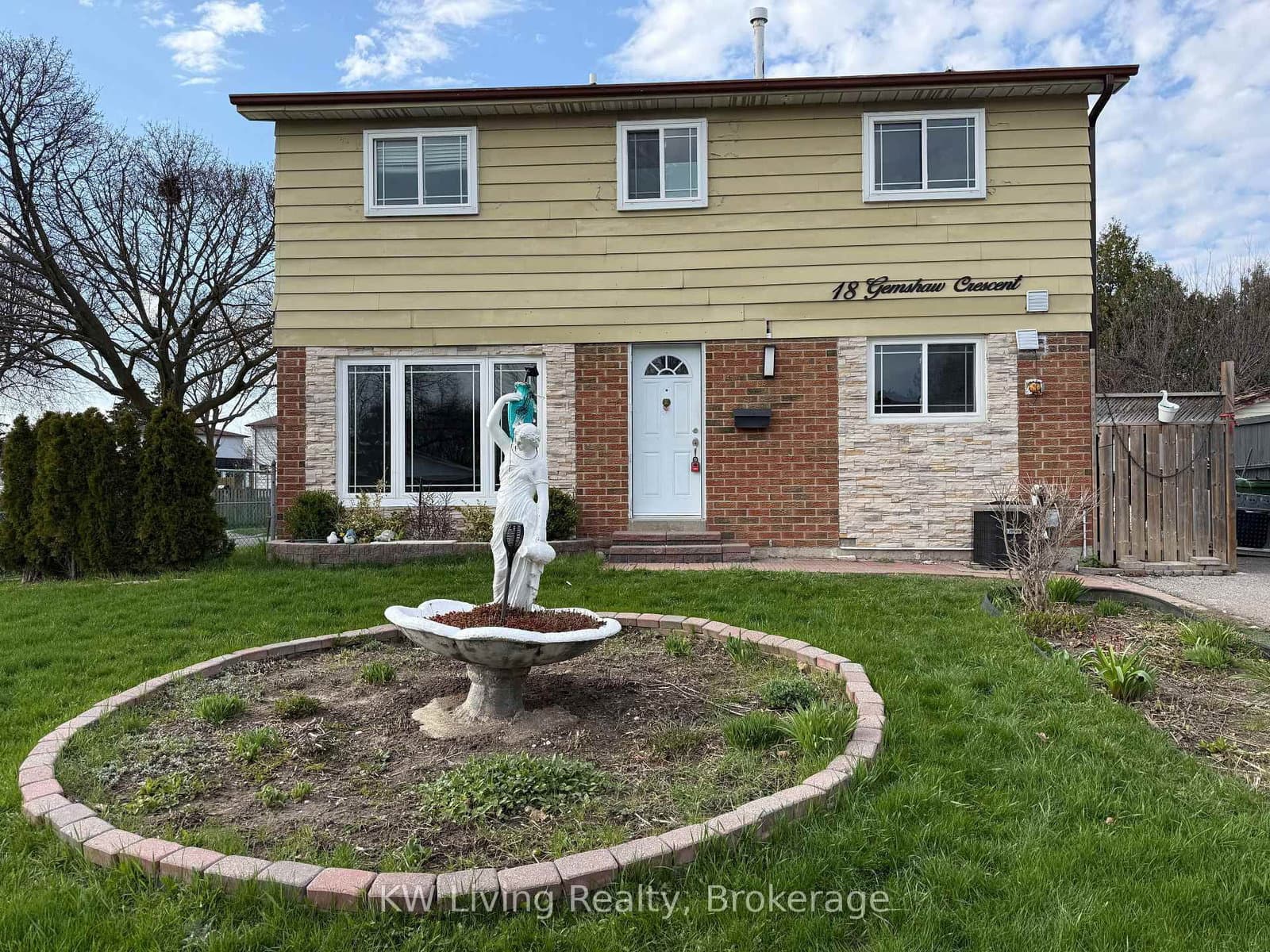 18 Gemshaw Crescent, Toronto, ON