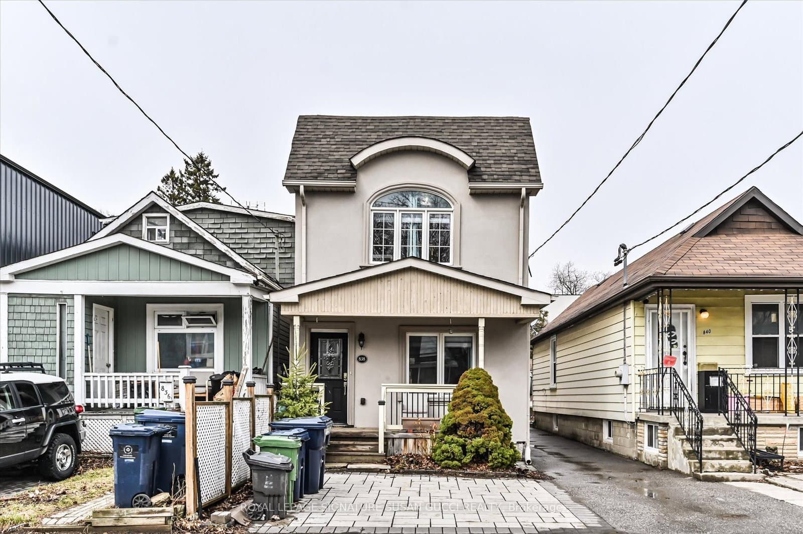 838 Sammon Avenue, Toronto, ON — photo 2