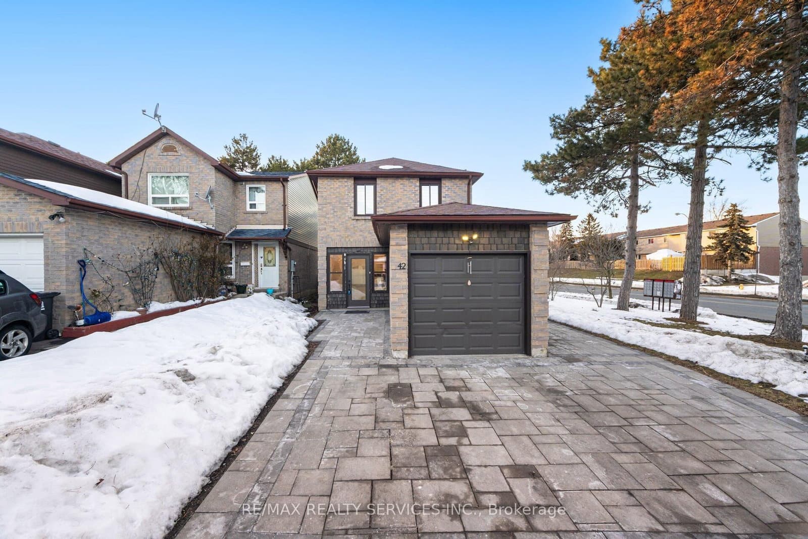 42 Frontier Pt Way, Toronto, ON — photo 2