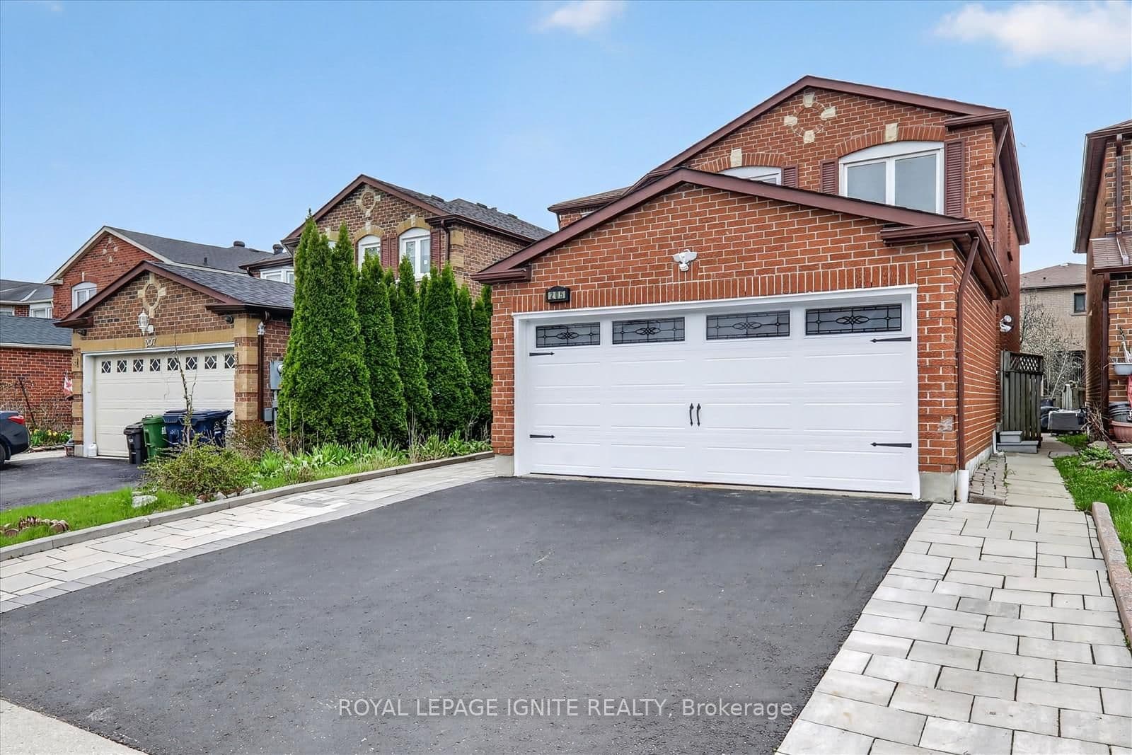 205 Hupfield Trail, Toronto, ON — photo 3