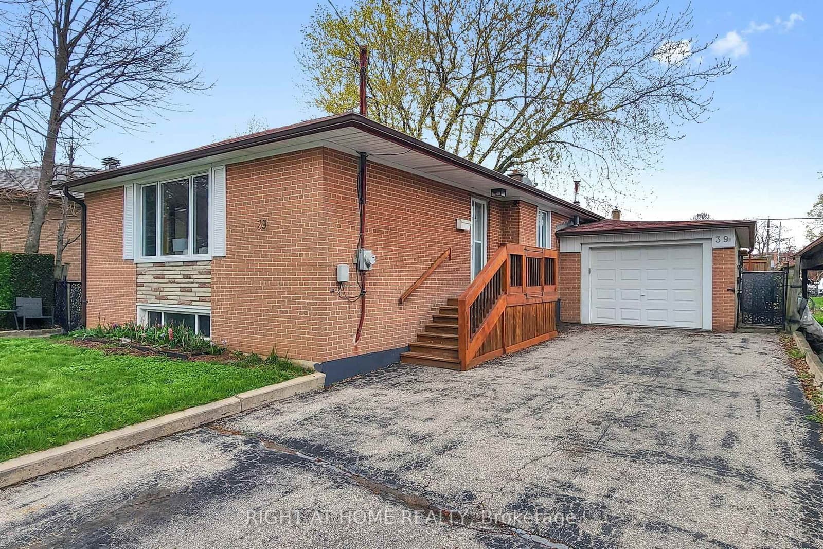 39 Sancrest Drive, Toronto, ON — photo 3