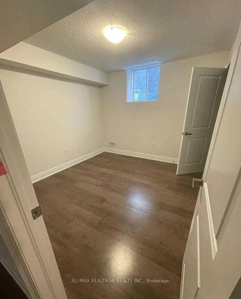 Bsmt - 2525 Florentine Place, Pickering, ON — photo 2