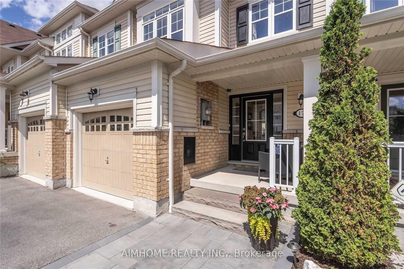 17 Southshore Street, Whitby, ON — photo 2