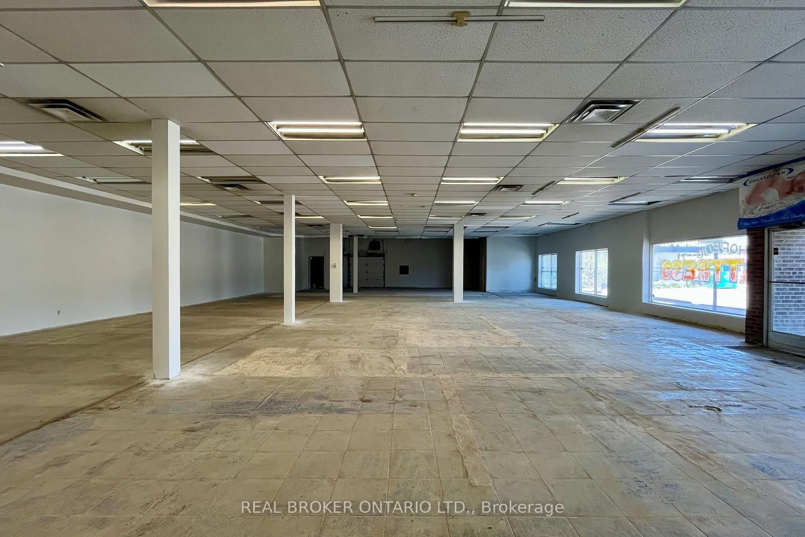 1198 Kennedy Road, Toronto, ON — photo 2