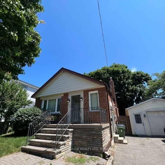 141 bexhill Avenue, Toronto, ON