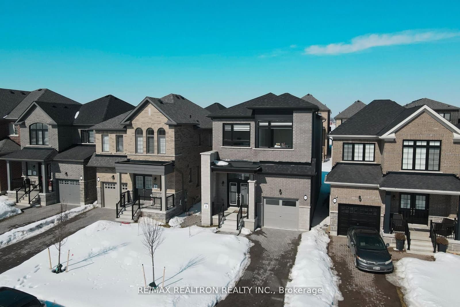 1136 Wilmington Avenue, Oshawa, ON — photo 3