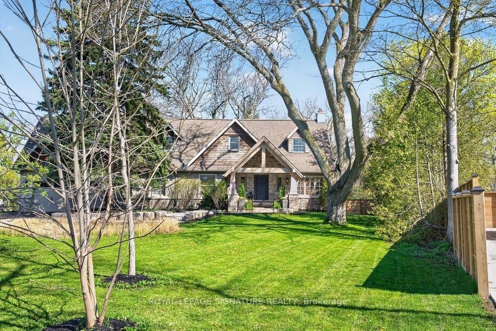 2 Pine Ridge Drive, Toronto, ON