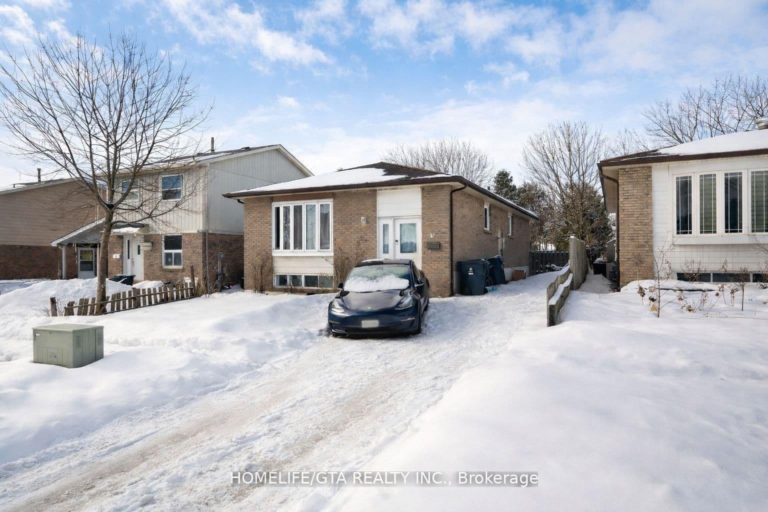 10 Crow Trail, Toronto, ON