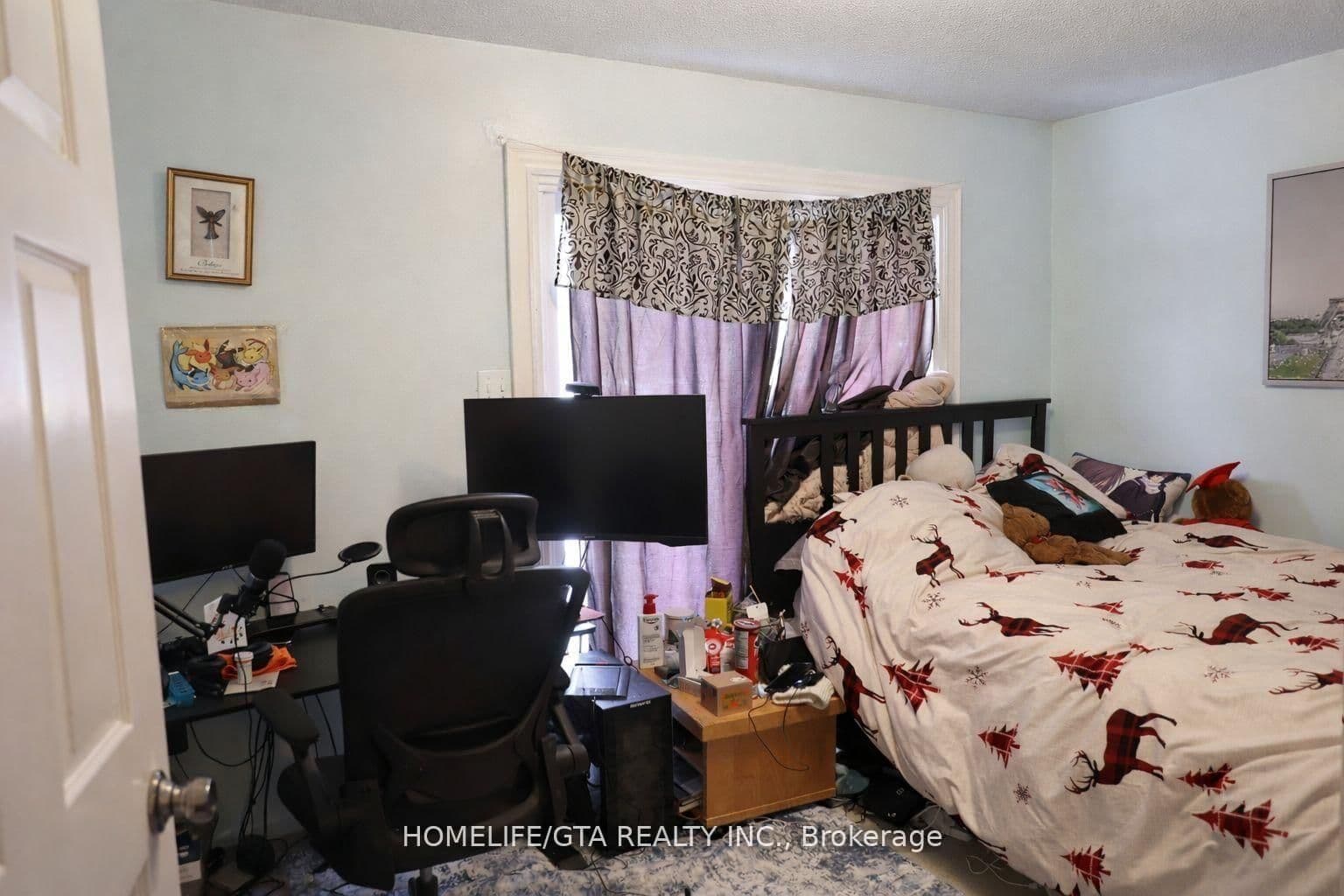 10 Crow Trail, Toronto, ON — photo 2