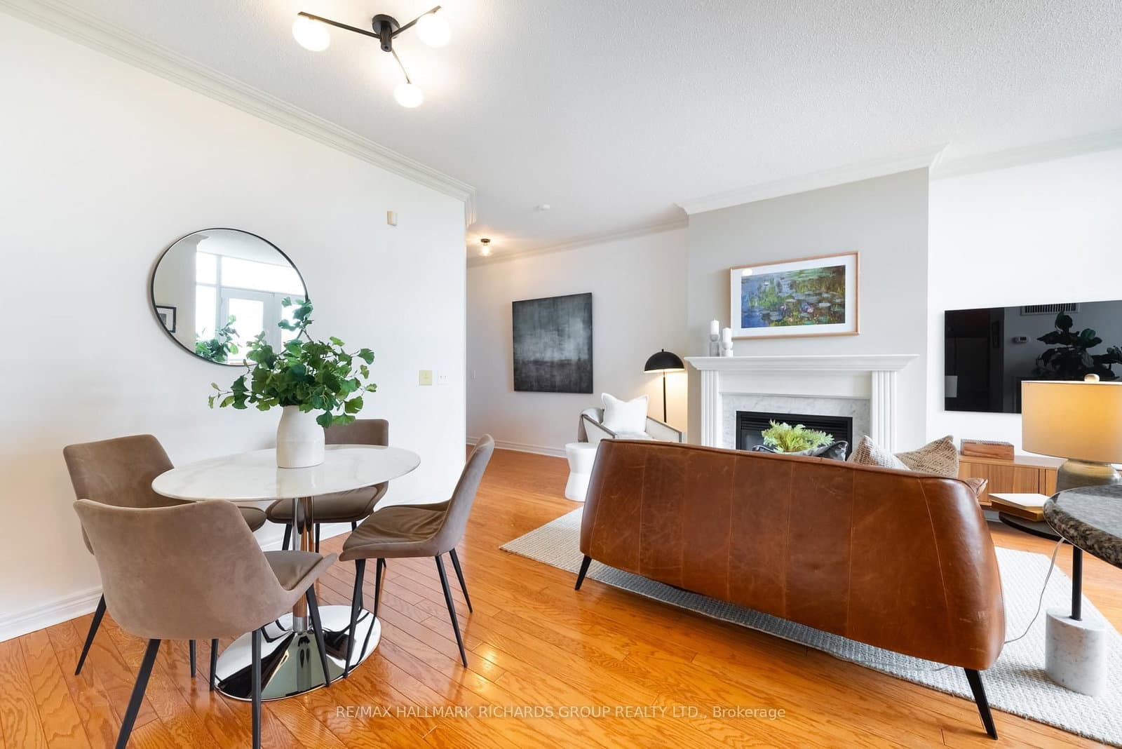 405 - 9 Boardwalk Drive, Toronto, ON — photo 3