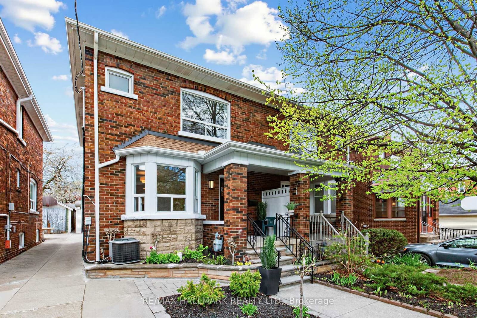 34 Springdale Boulevard, Toronto, ON — photo 2