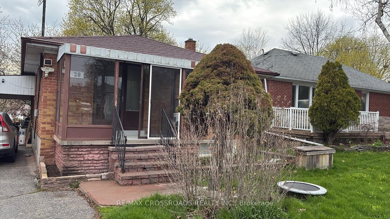 Main Floor - 28 Brenda Crescent, Toronto, ON — photo 3