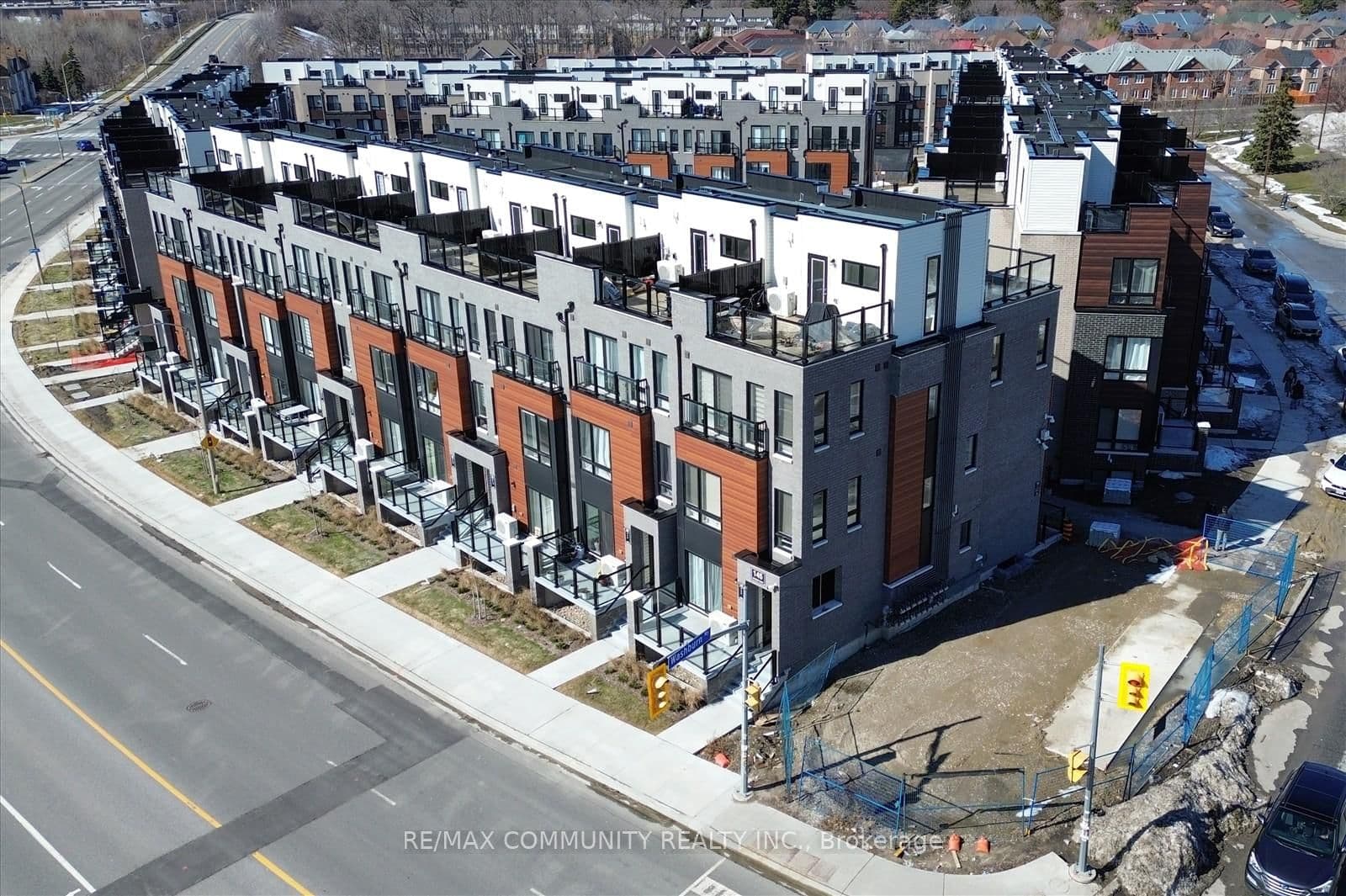 21 - 145 Tapscott Road, Toronto, ON