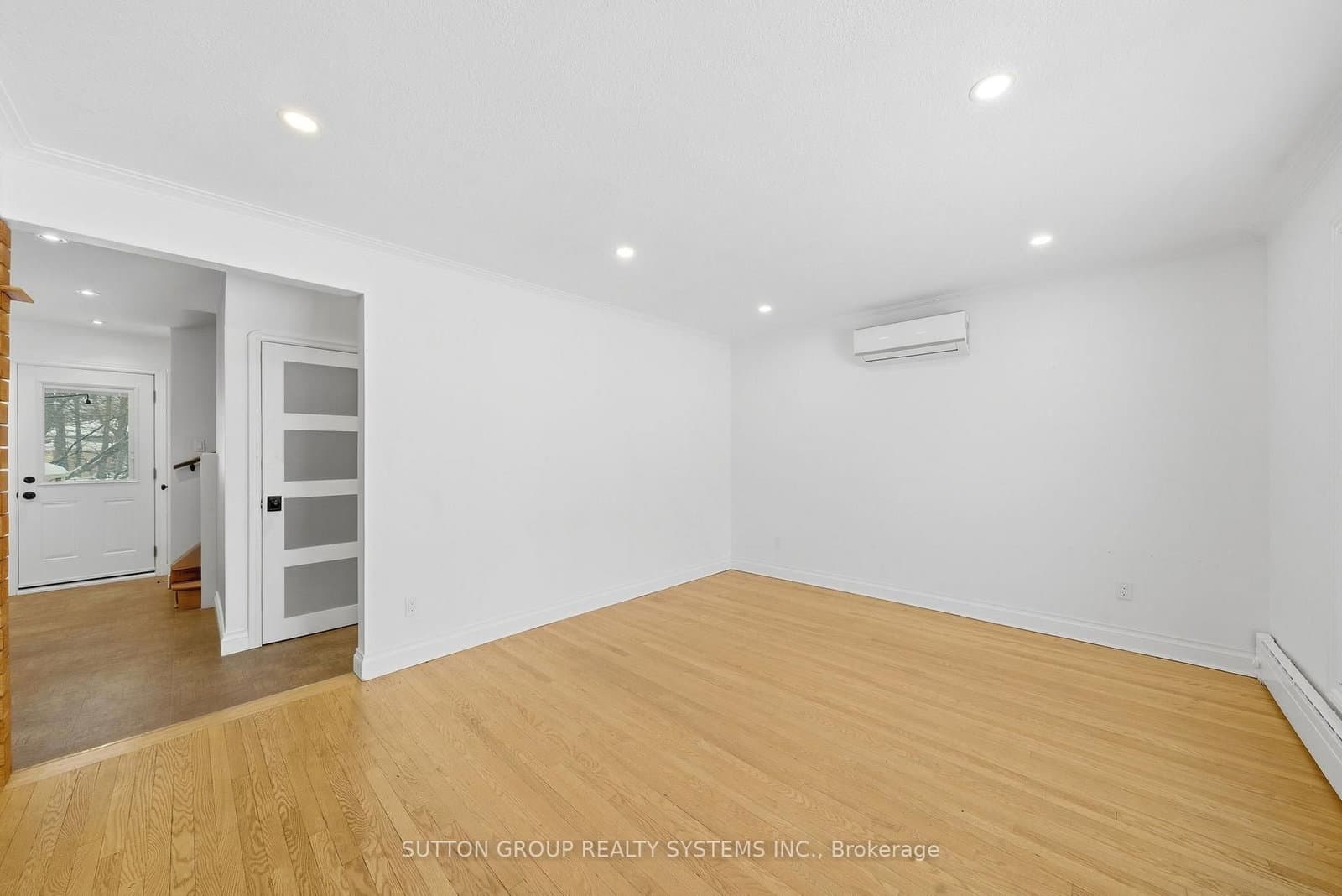 10 Willowhurst Crescent, Toronto, ON — photo 3
