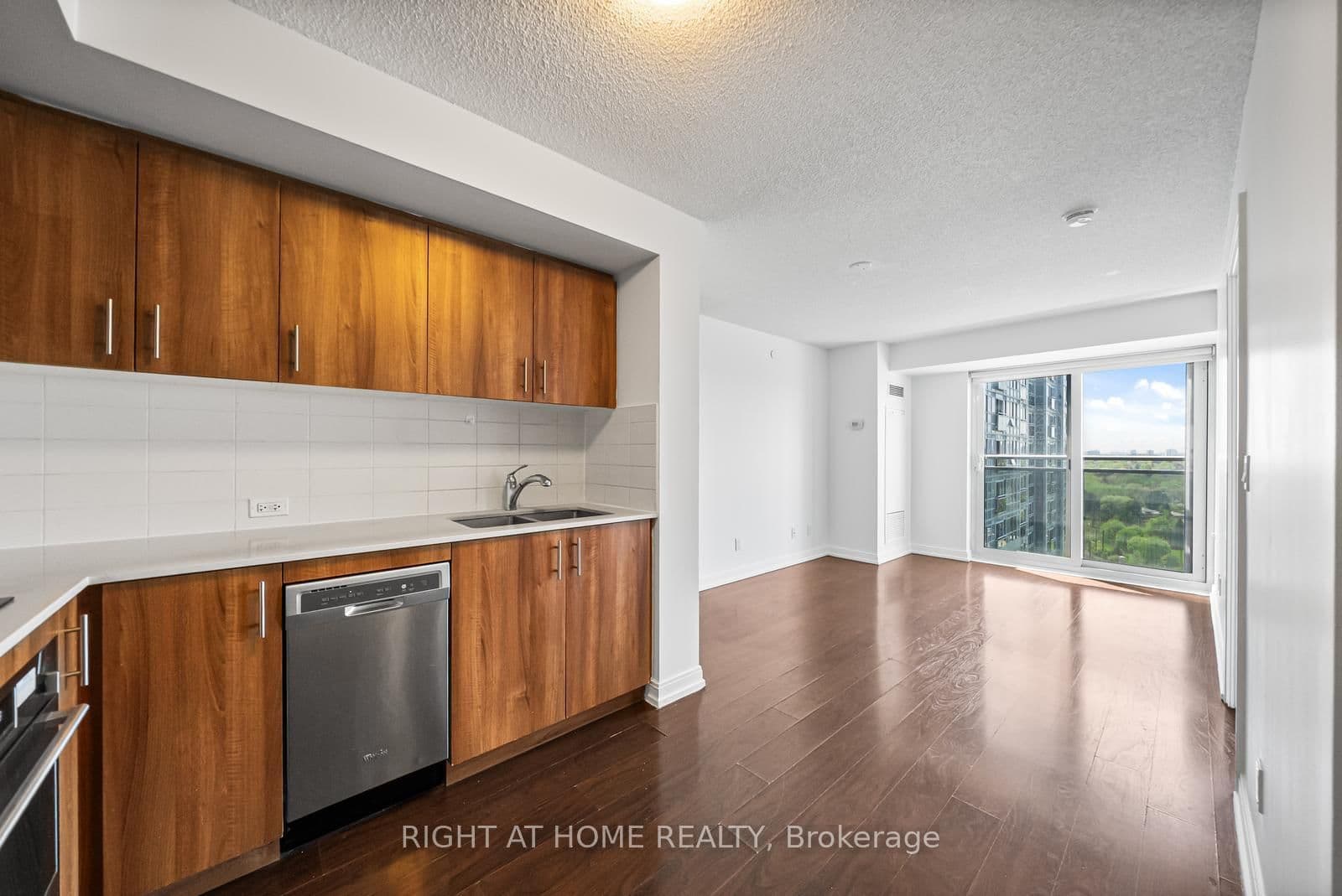 1505 - 255 Village Green Square, Toronto, ON