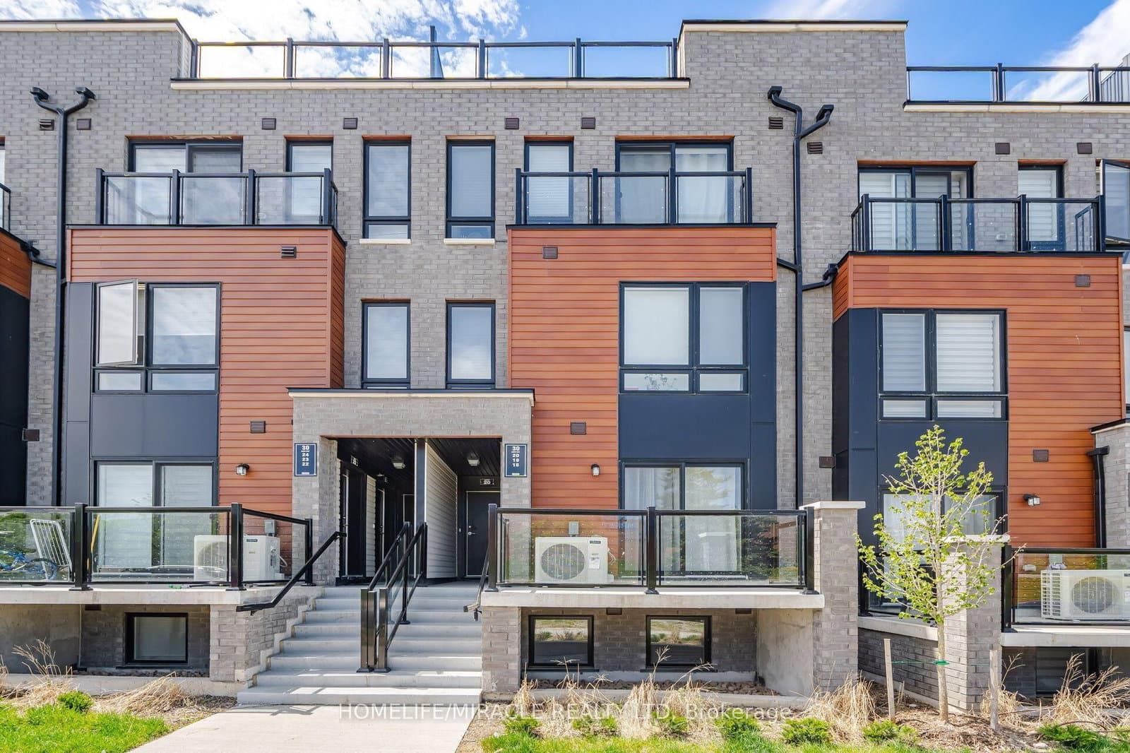 18 - 30 Liben Way, Toronto, ON — photo 2