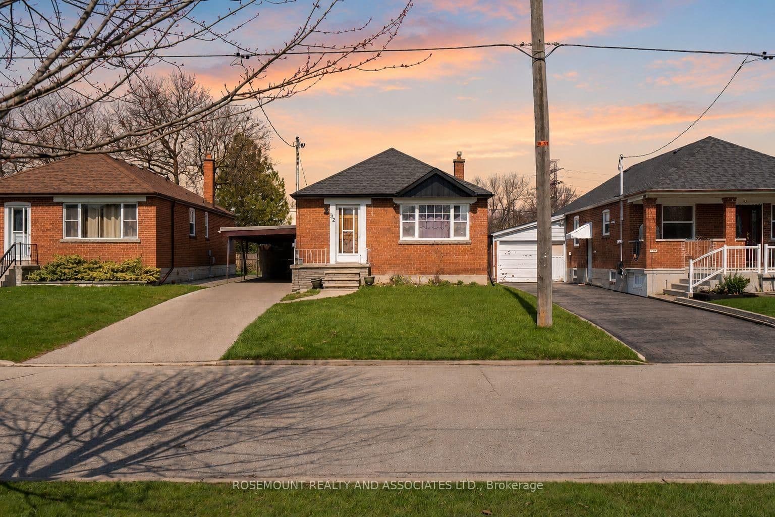 UPPER - 32 Maywood Park, Toronto, ON — photo 2
