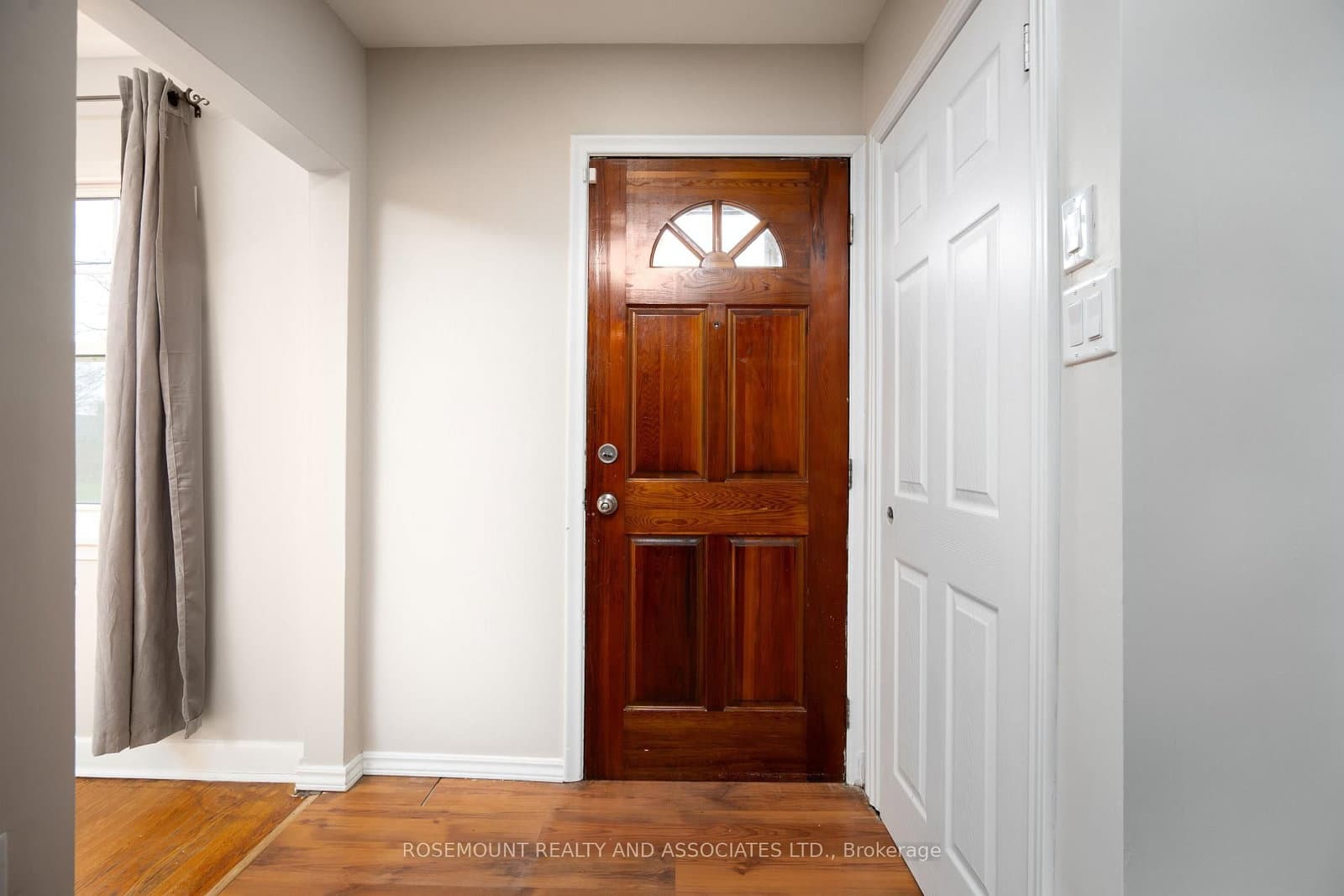 UPPER - 32 Maywood Park, Toronto, ON — photo 3