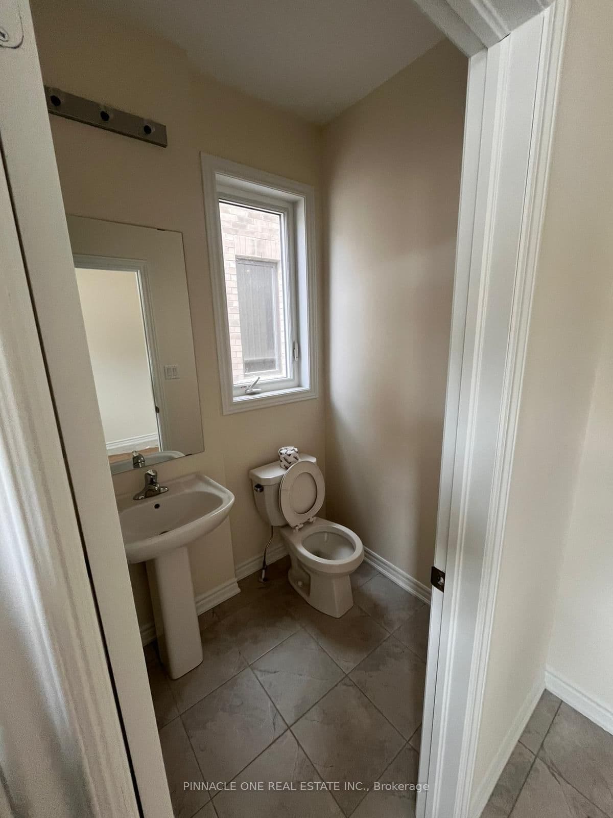 2107 Hallandale Street, Oshawa, ON — photo 3