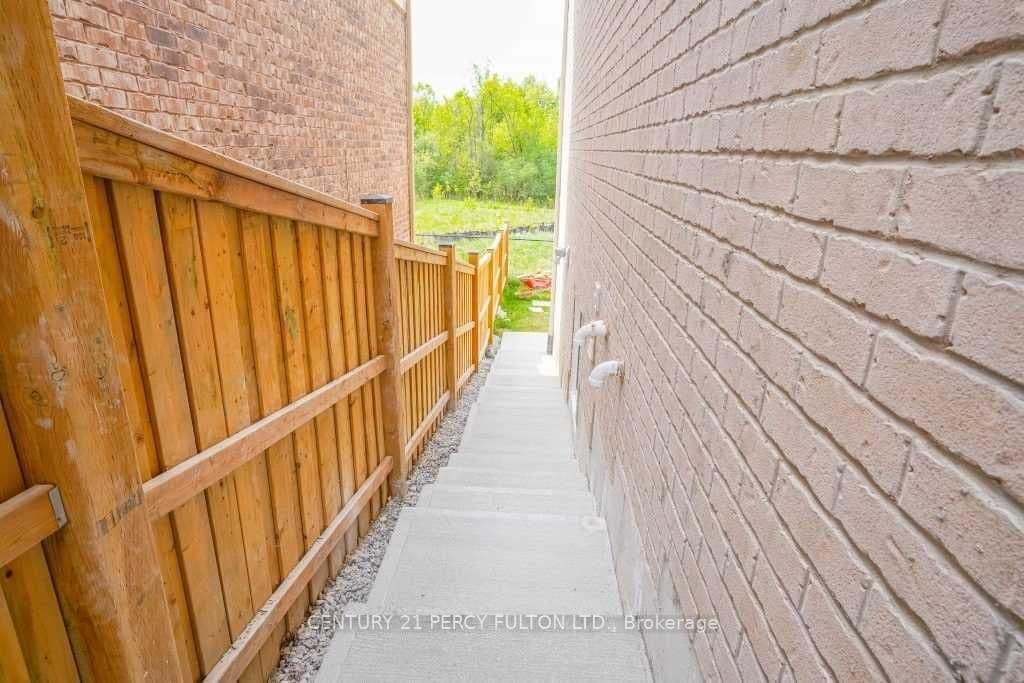 Bsmt - 1040 Foxtail Crescent, Pickering, ON — photo 2