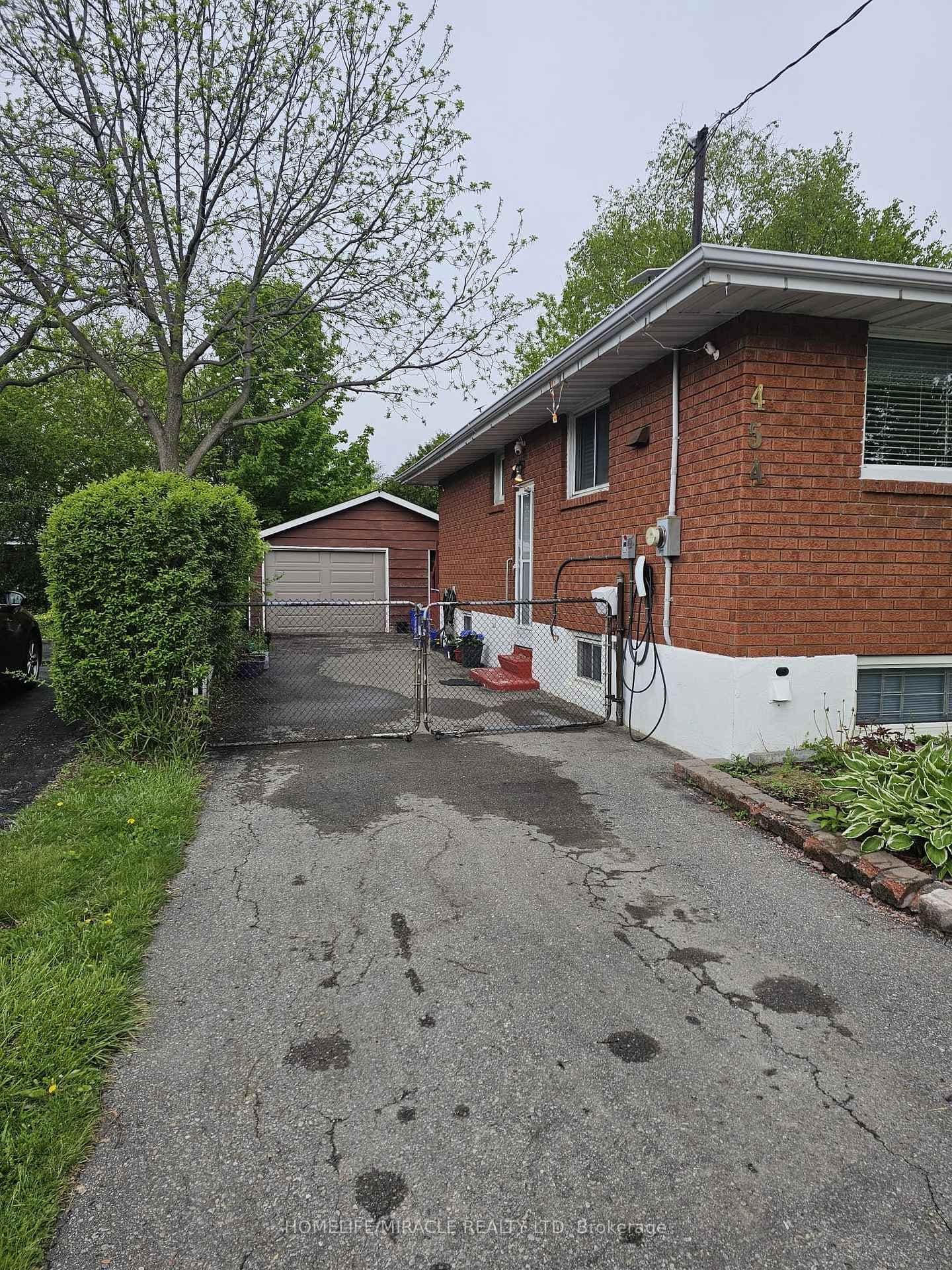 454 Stevenson Road, Oshawa, ON