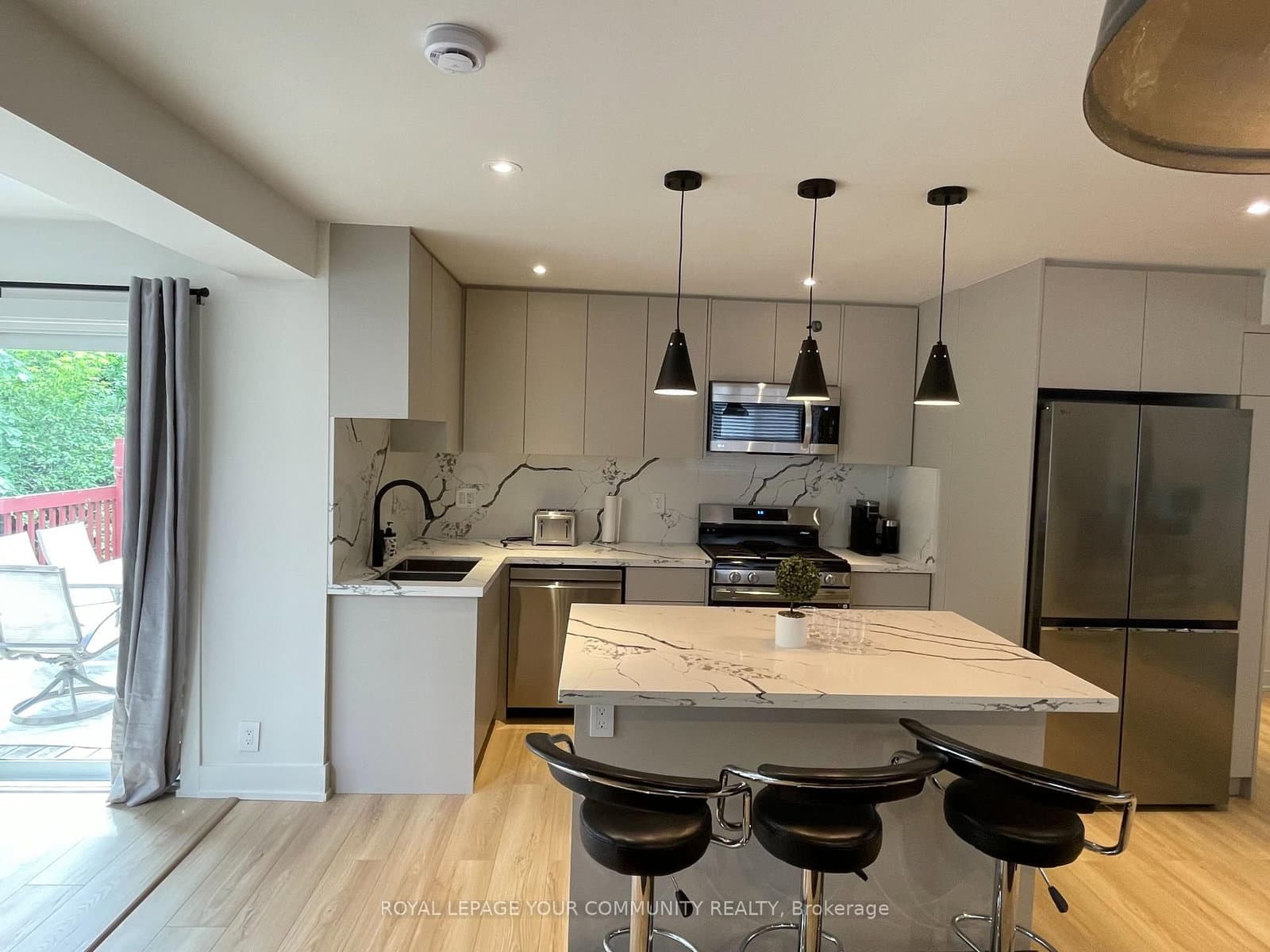 (Furnished) - 80 Trayborn Drive, Richmond Hill, ON — photo 2
