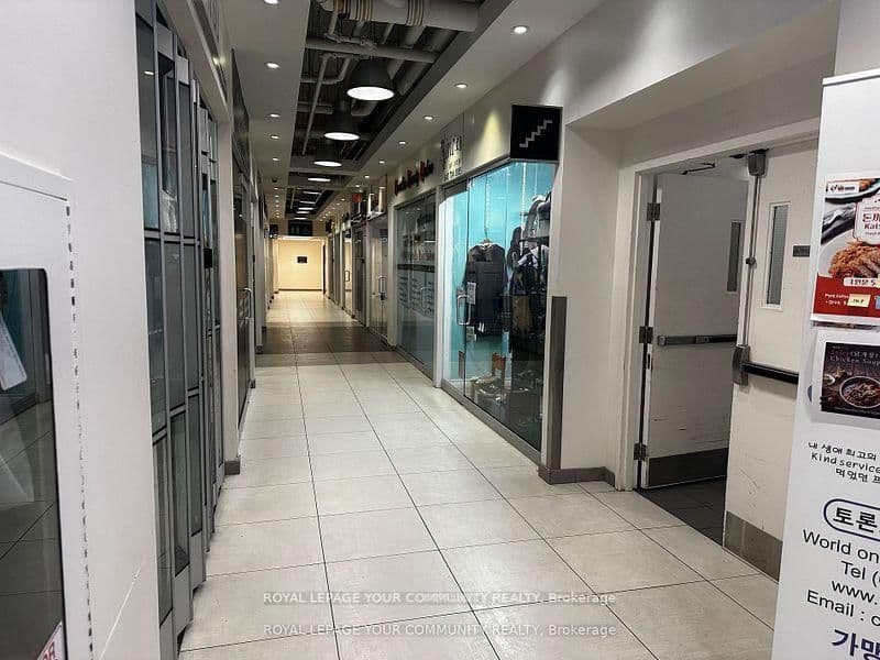 #256 - 7181 Yonge Street, Markham, ON — photo 2