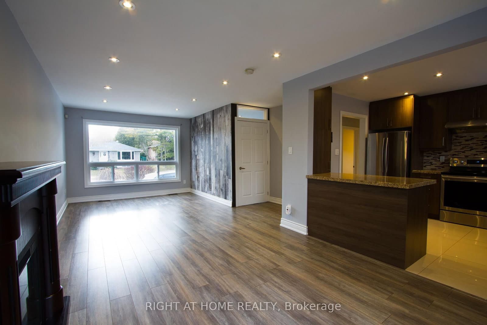 Main - 40 Foreht Crescent, Aurora, ON — photo 3