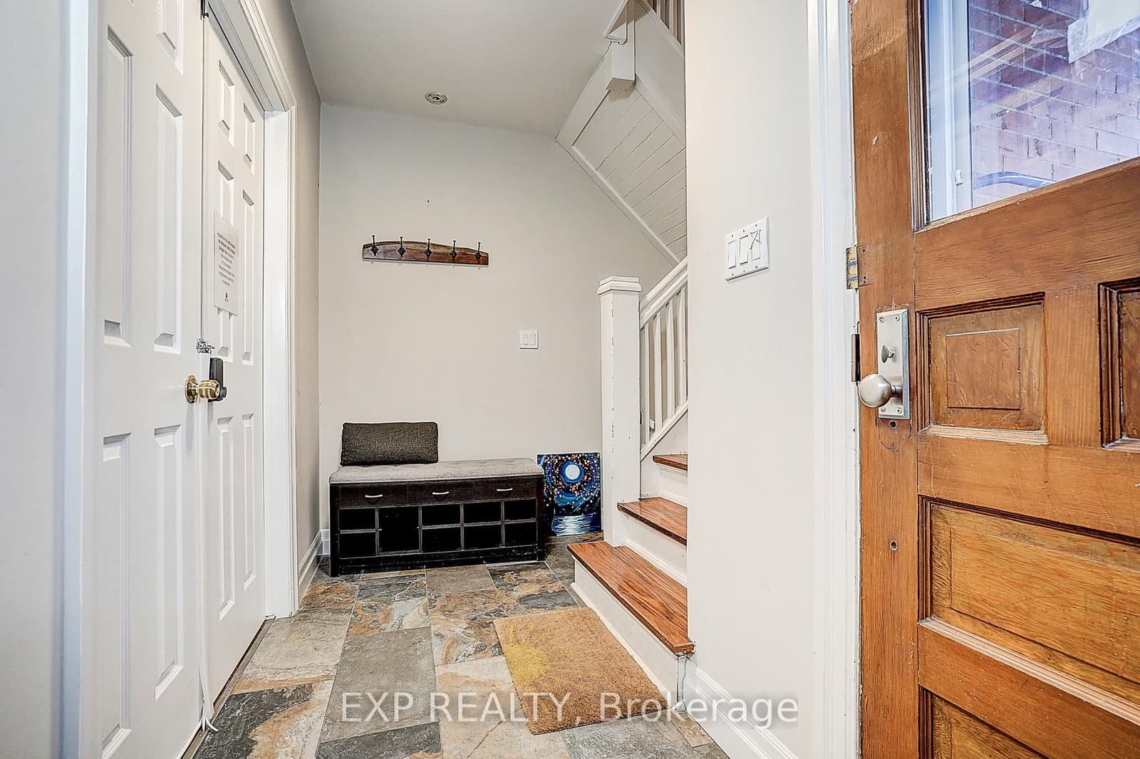 12 Vincent Street, Newmarket, ON — photo 2