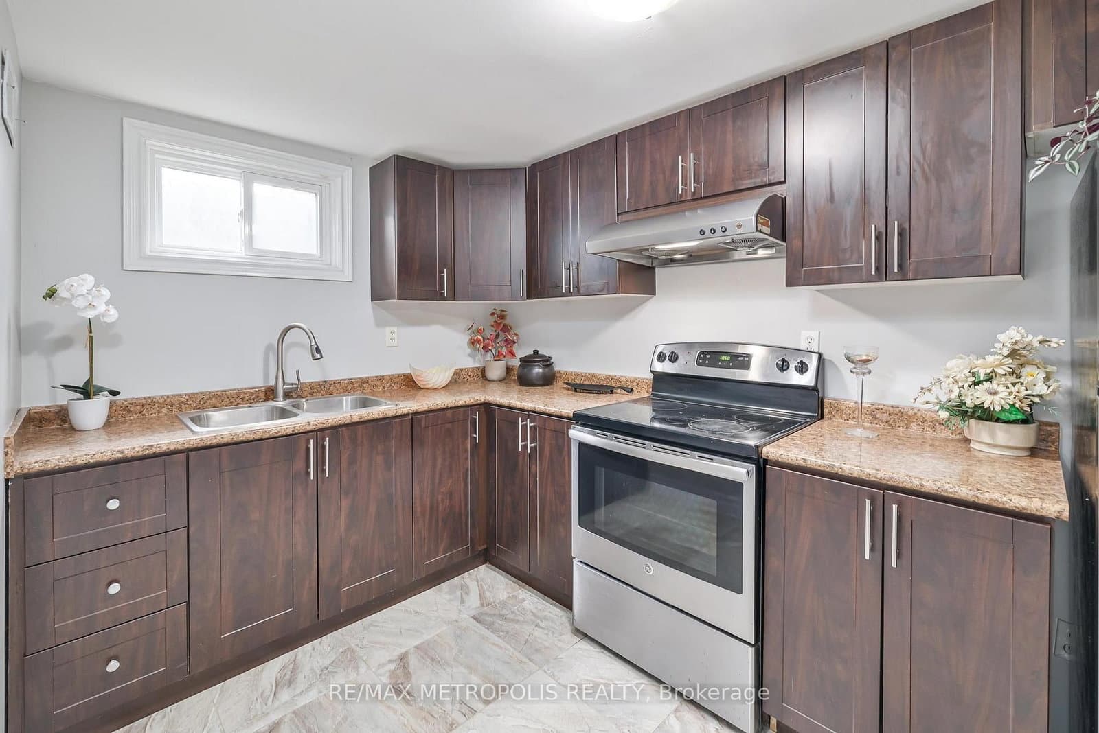 104 Coppard Avenue, Markham, ON — photo 3