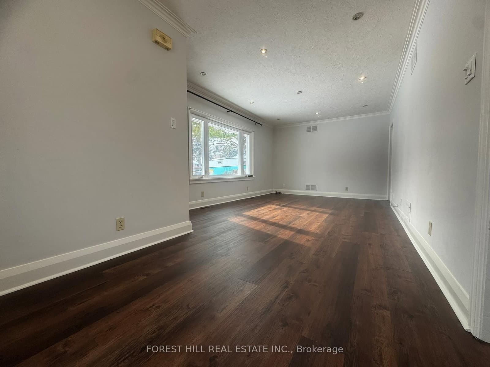 Main Fl - 86 Grandview Avenue, Markham, ON — photo 2