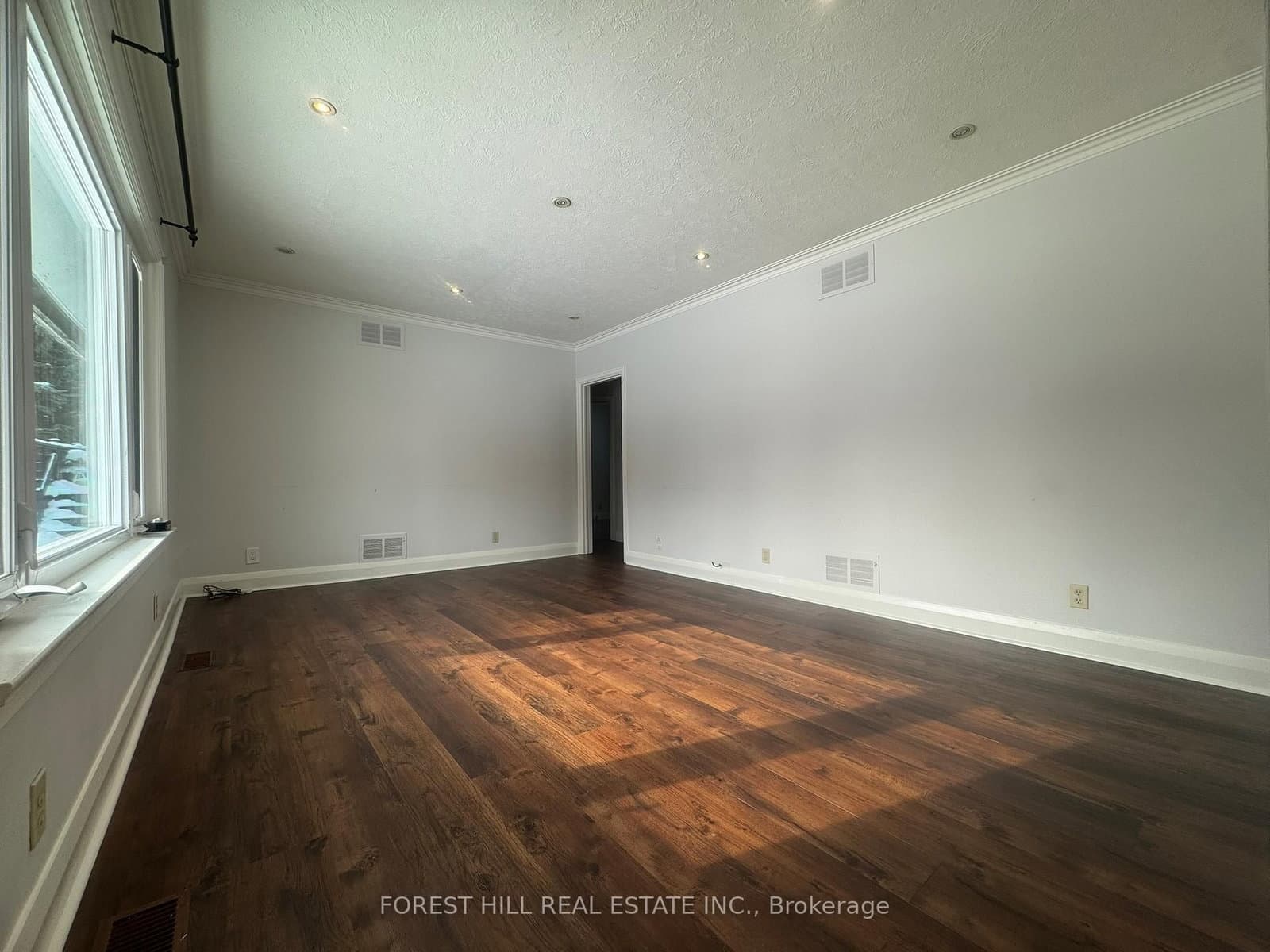Main Fl - 86 Grandview Avenue, Markham, ON — photo 3