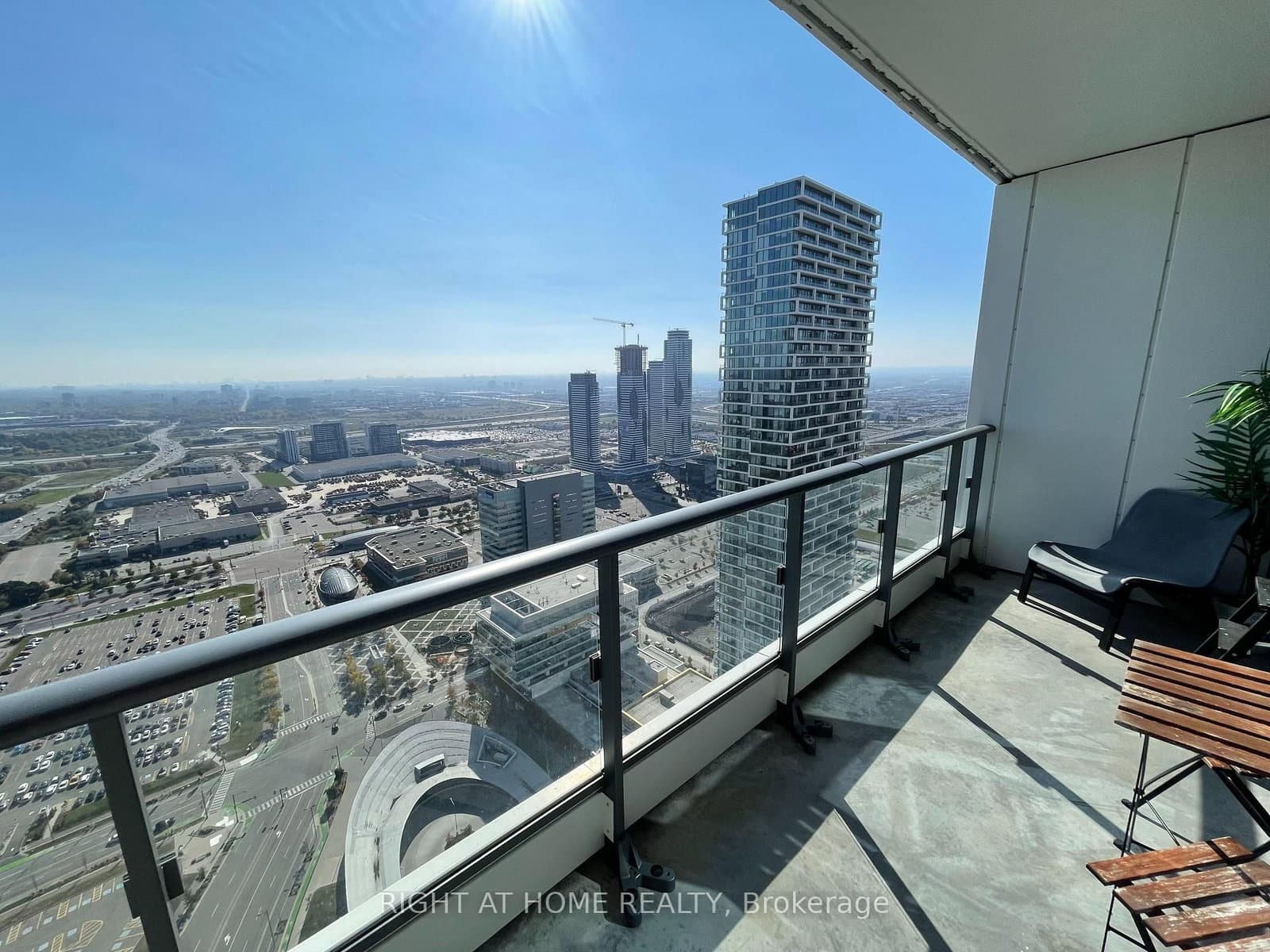 5007 - 950 Portage Parkway, Vaughan, ON