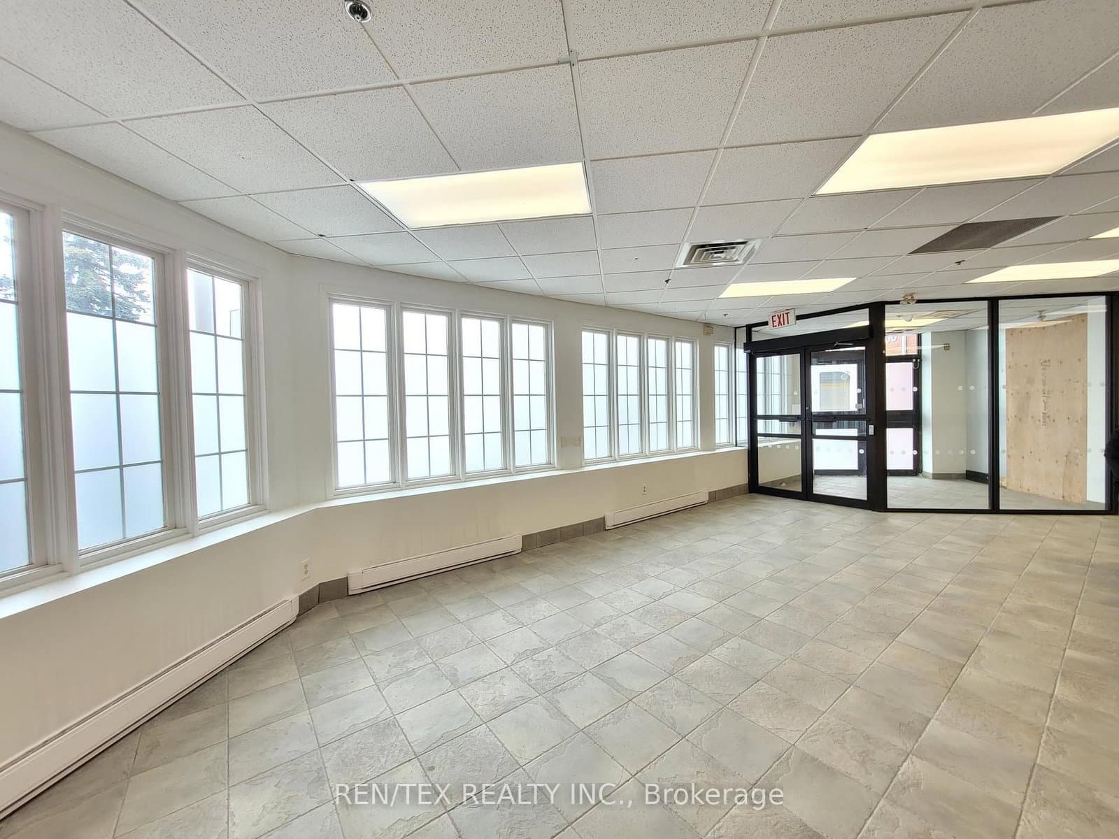 130 - 4500 Highway 7, Vaughan, ON — photo 2