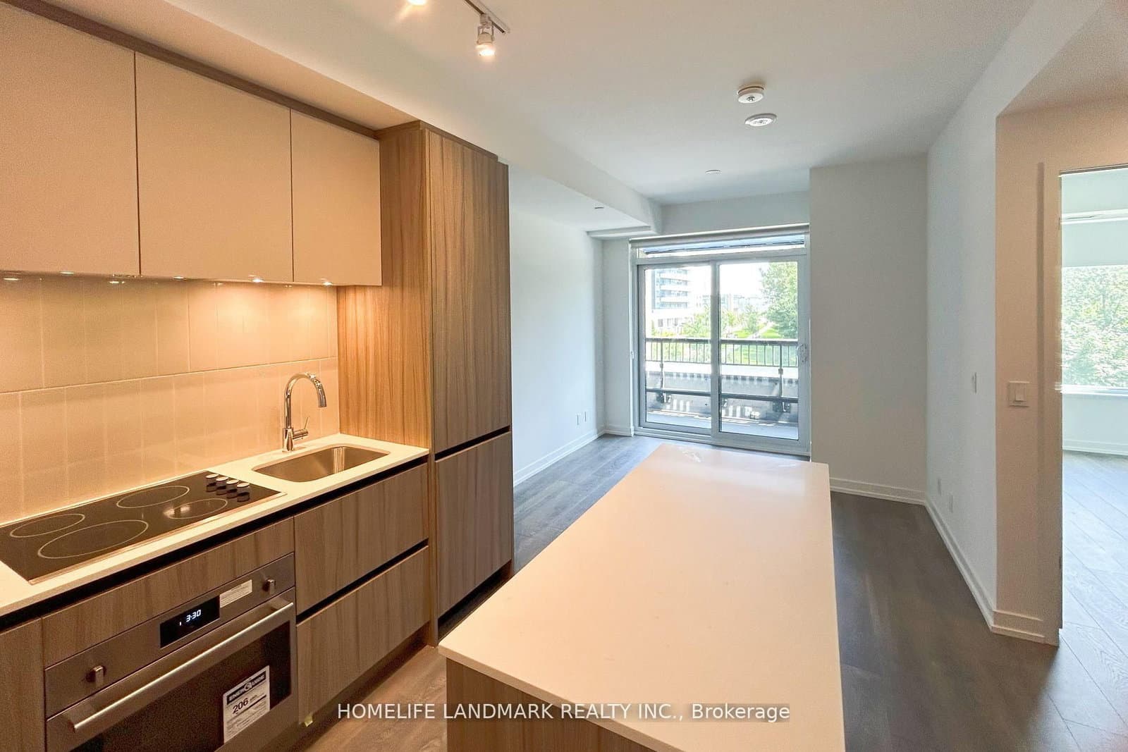 D-325 - 8 Beverley Glen Boulevard, Vaughan, ON