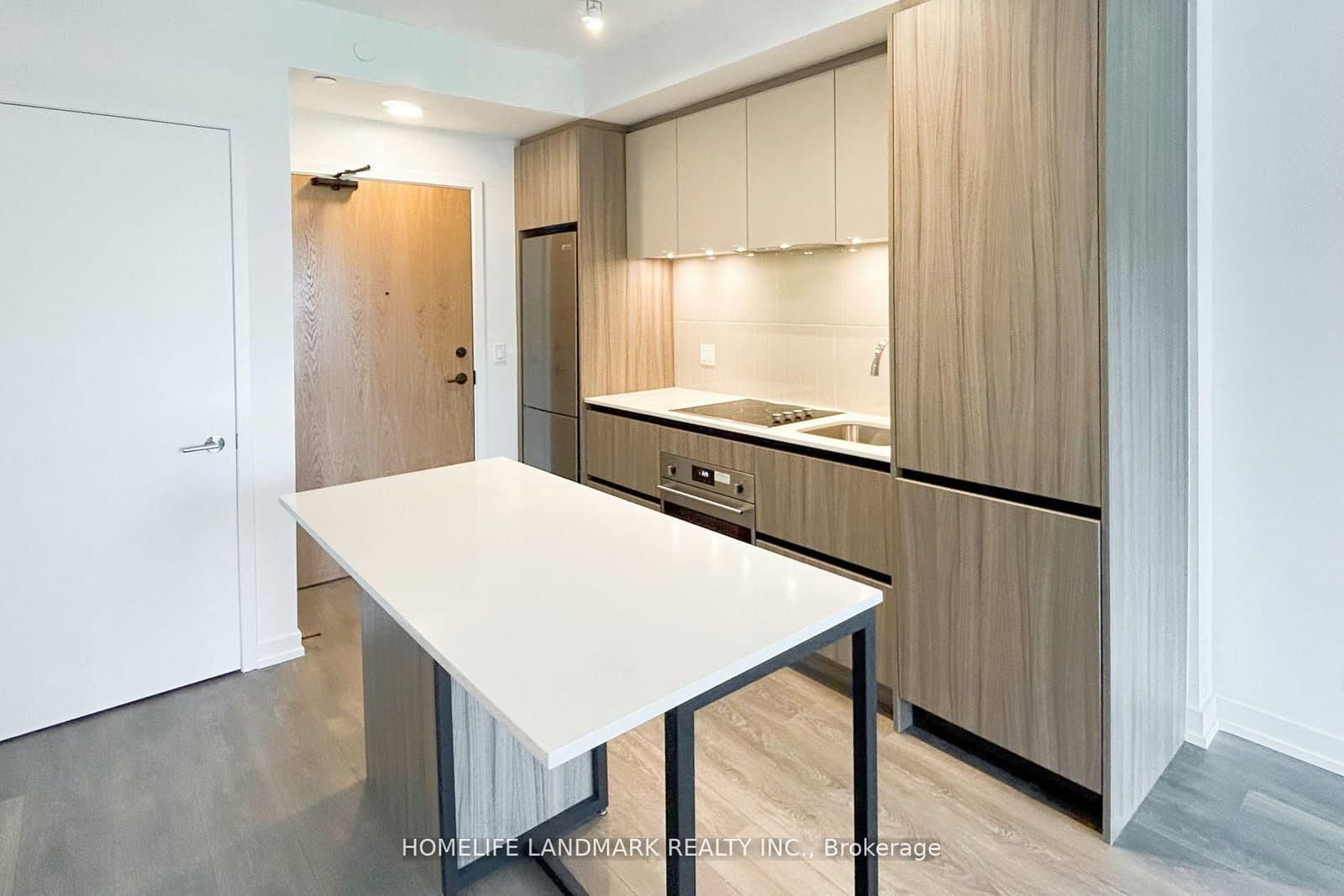 D-325 - 8 Beverley Glen Boulevard, Vaughan, ON — photo 2