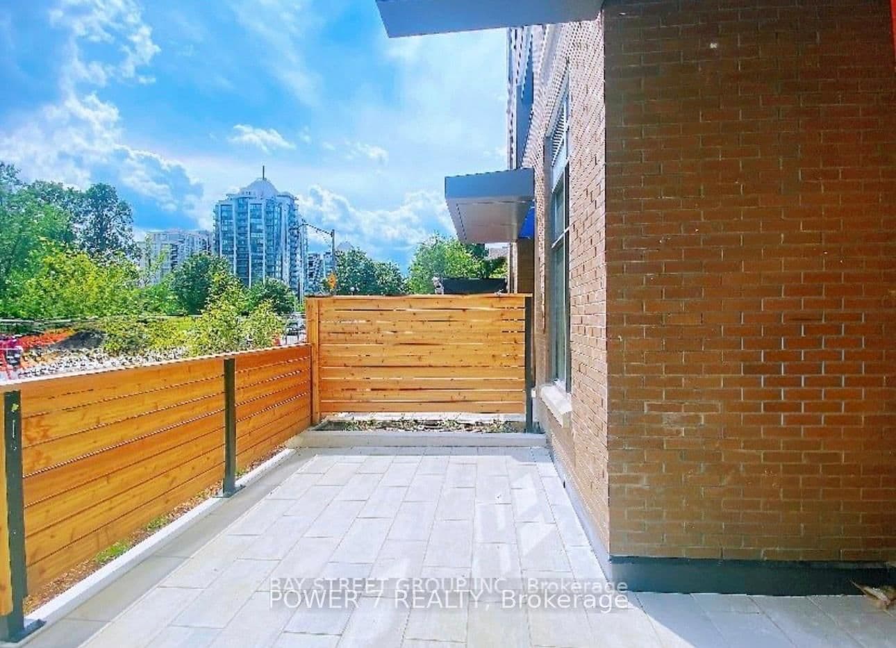 D112 - 8 Beverley Glen Boulevard, Vaughan, ON