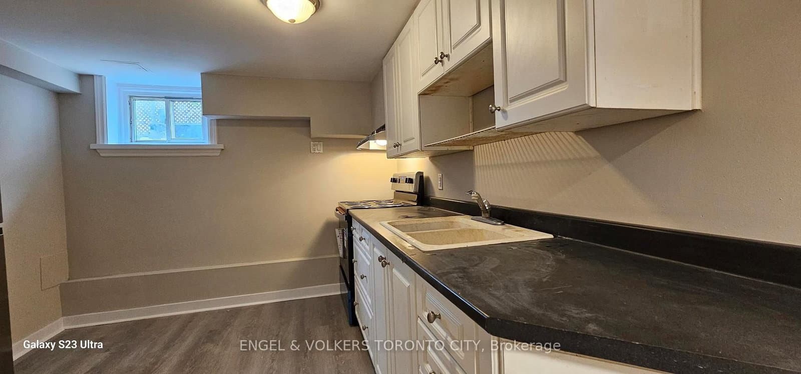 B - 46 Walter Avenue, Newmarket, ON — photo 3