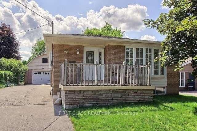 Upper - 28 Collins Crescent, Aurora, ON