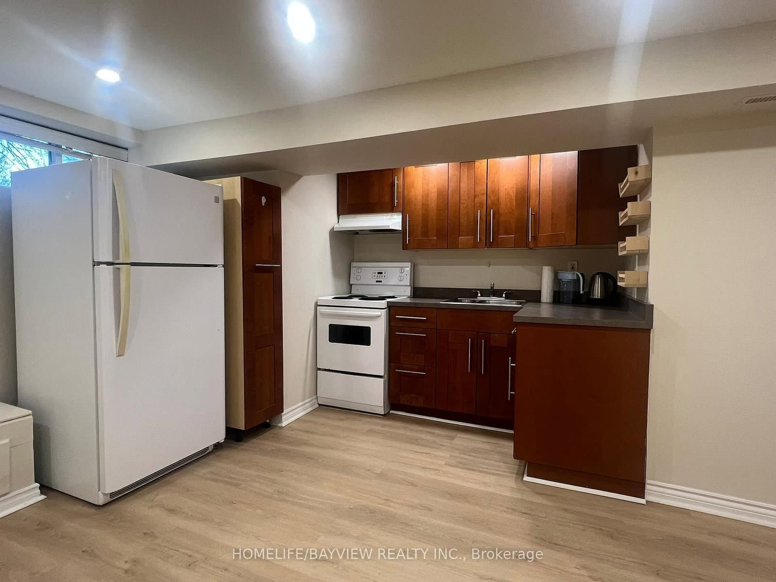Bmnt - 74 Newbury Drive, Newmarket, ON — photo 3