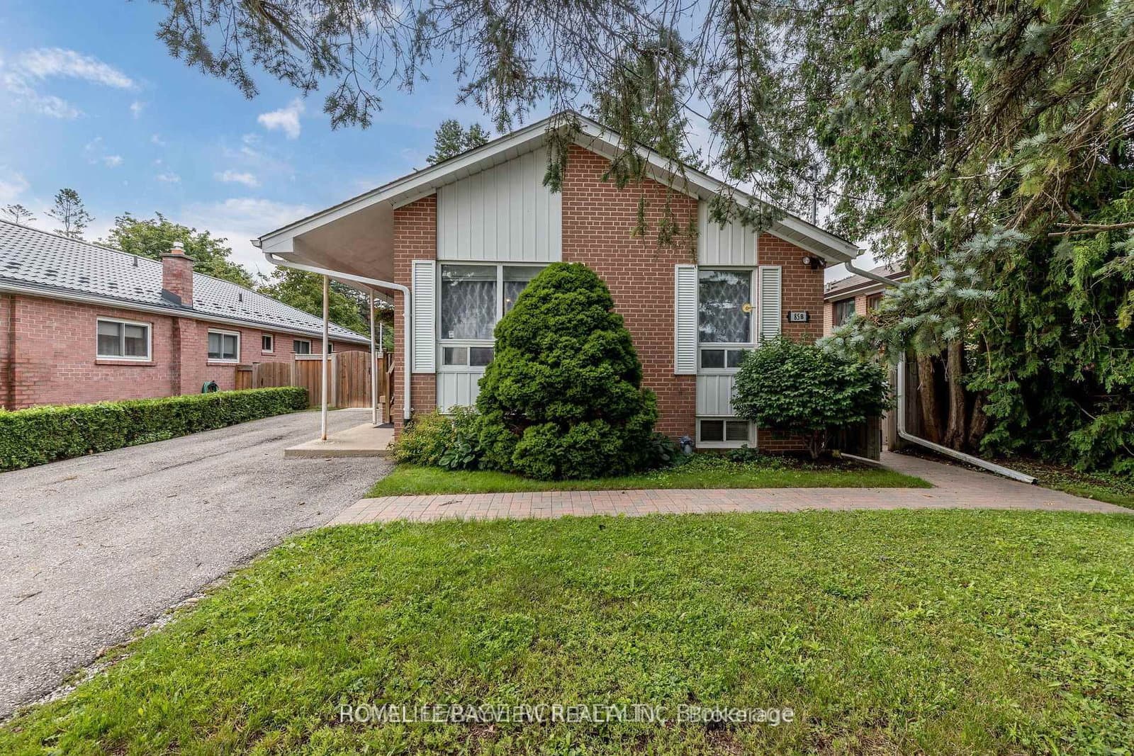 85 Child(Lower) Drive, Aurora, ON