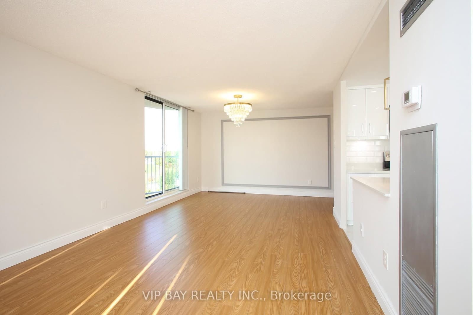 1012 - 20 Harding Boulevard, Richmond Hill, ON — photo 2