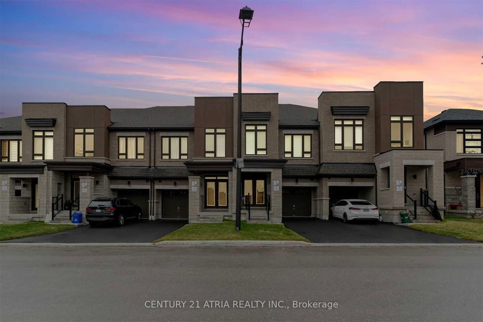 22 Hewison Avenue, Richmond Hill, ON
